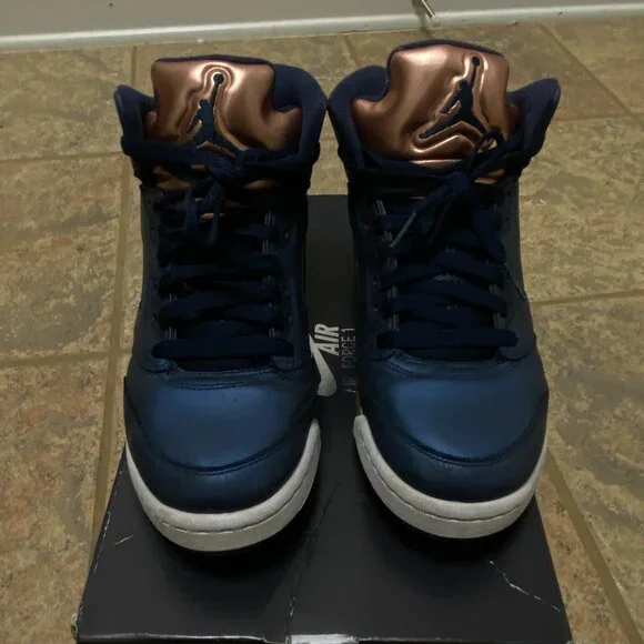Air Jordan 5 Retro "Bronze" 7 in men 8 in women - Picture 4 of 5